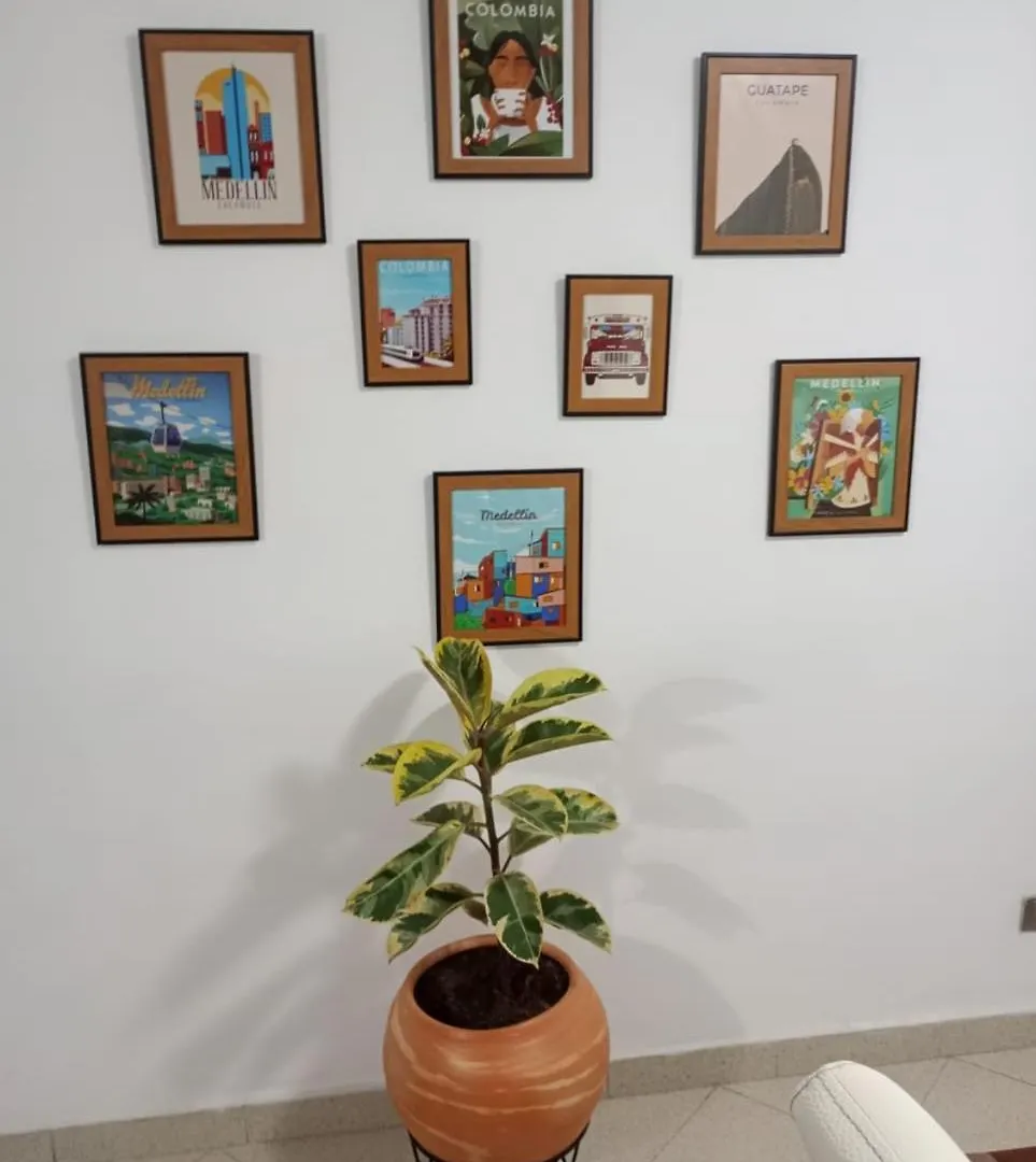 Spacious 3 Bedroom House In Laureles Medellin Apartment