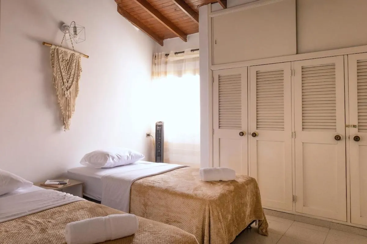 Apartment Spacious 3 Bedroom House In Laureles Medellin