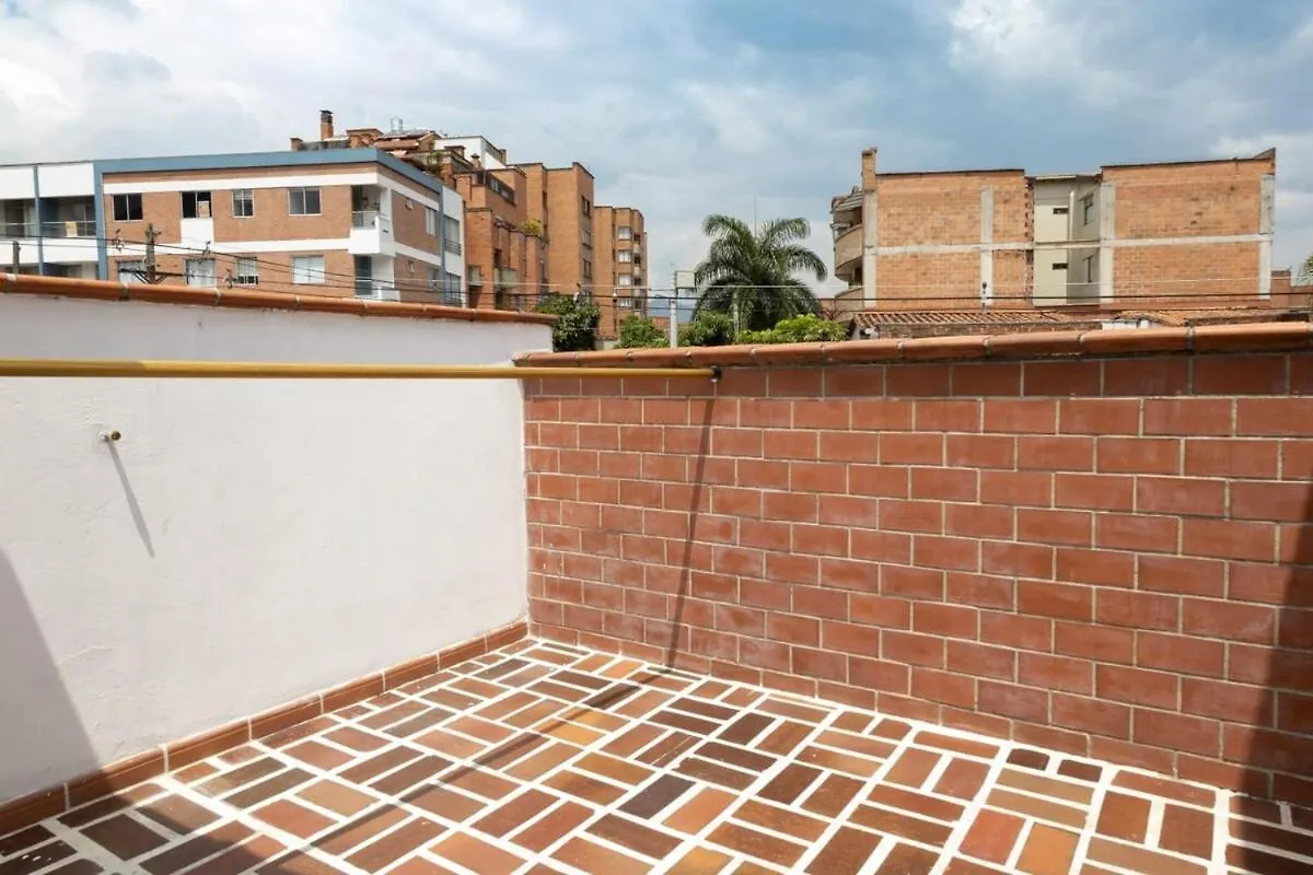 Spacious 3 Bedroom House In Laureles Medellin Apartment