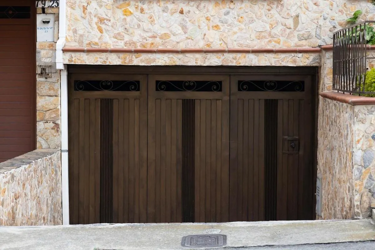 Spacious 3 Bedroom House In Laureles Medellin Colombia