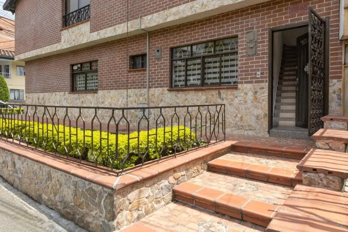 Spacious 3 Bedroom House In Laureles Medellin 0*,
